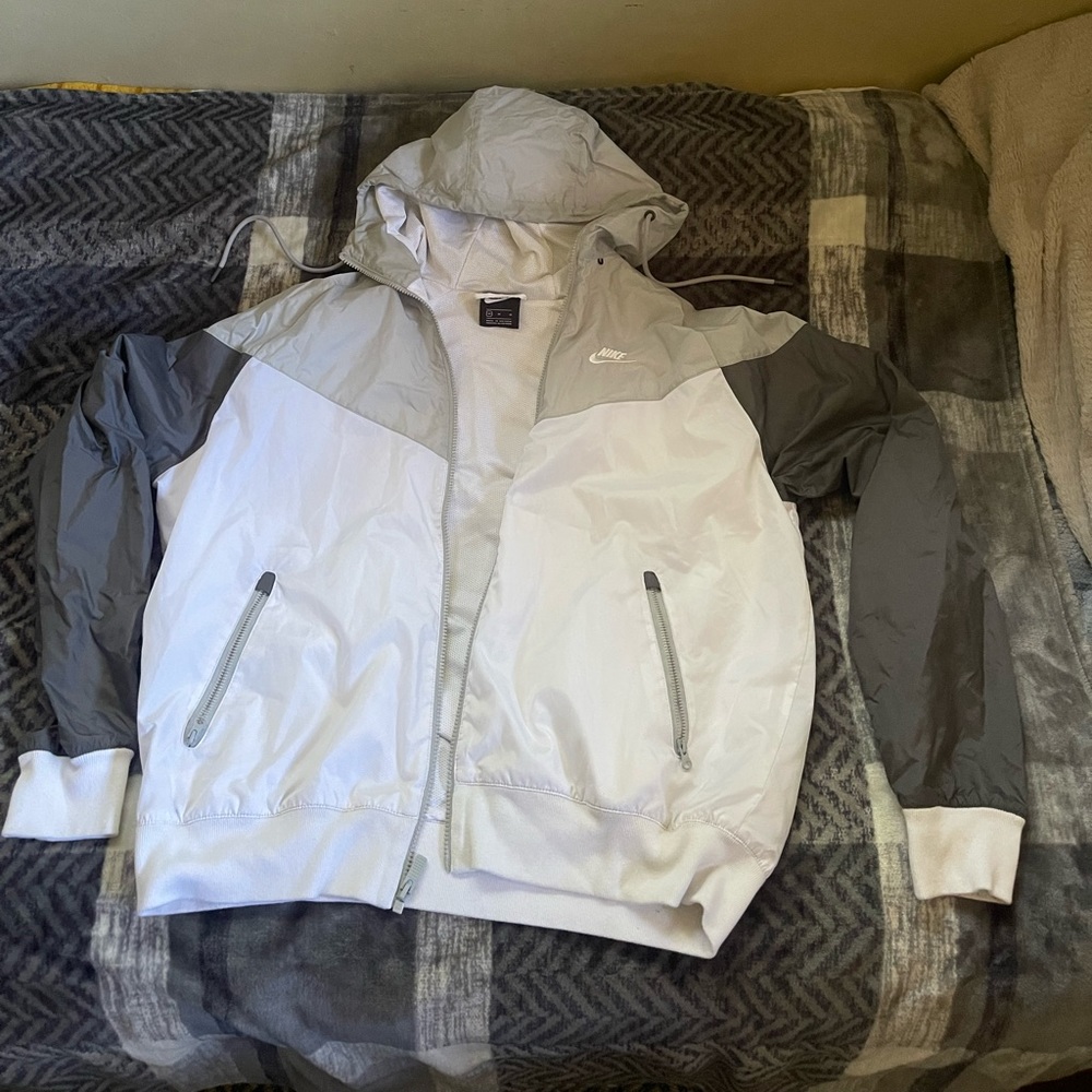 Nike White Grey Rain Jacket. Size Medium.
